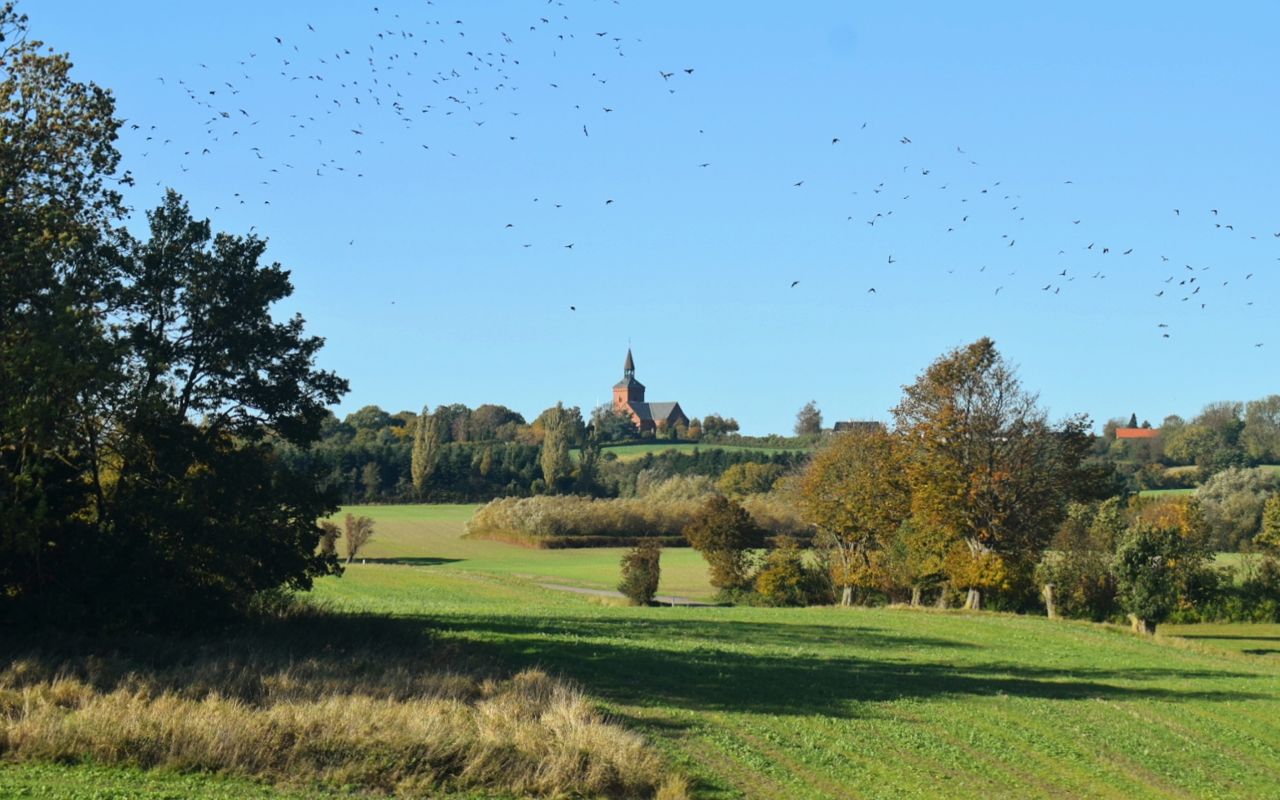 Bregninge Kirke på toppen af Tåsinge