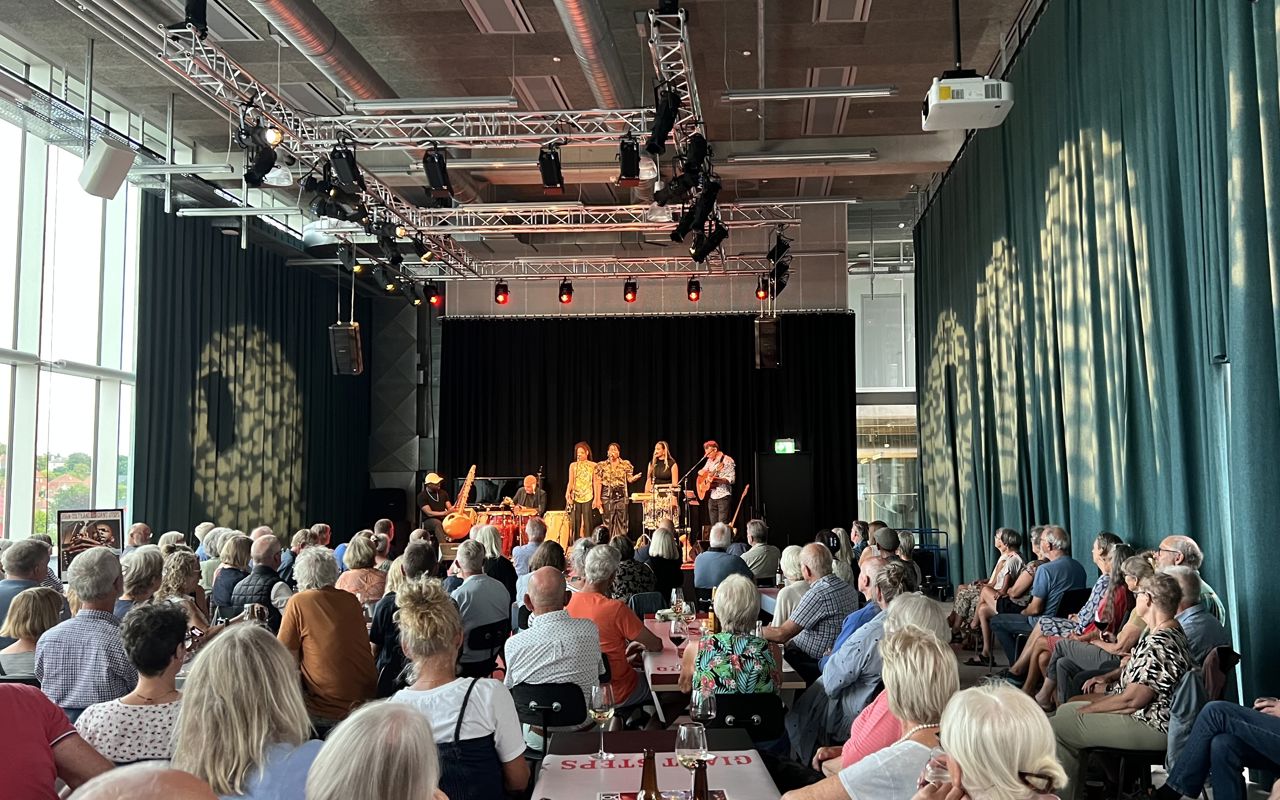 Koncert på SIMAC v. Giant Steps